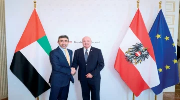 عبدالله بن زايد ومستشار النمسا يناقشان اعتداءات إيران الصاروخية على الإمارات